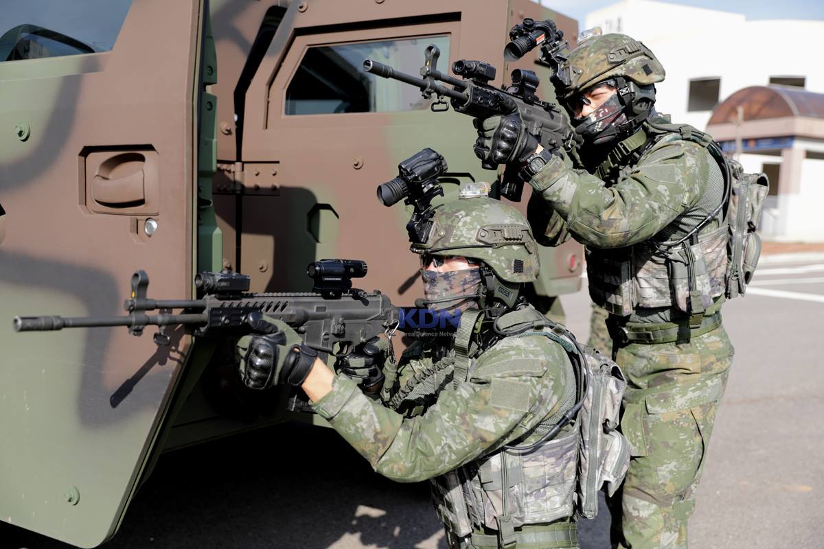 OOO Commando Unit with Warrior Platform Systems-1.jpg