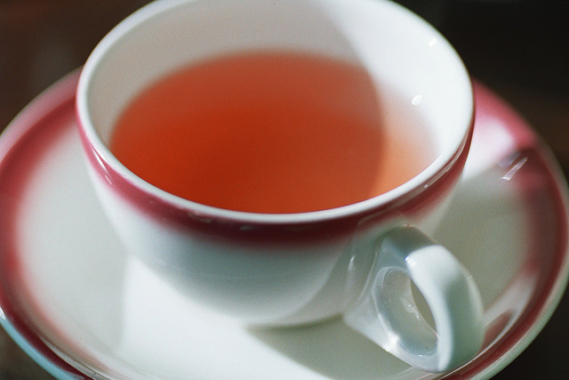 파일:Pink tea in pink-rimmed teacup.jpg