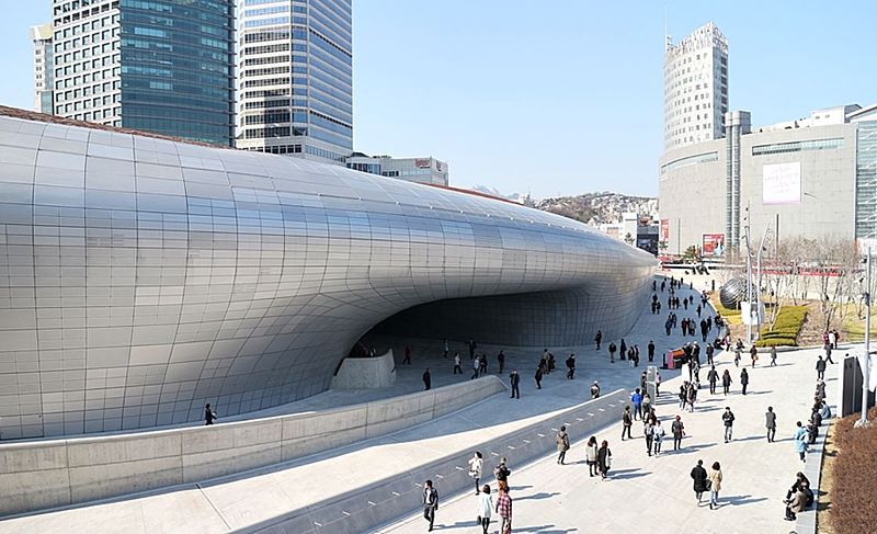파일:Dongdaemun Design Plaza on April 2014.JPG