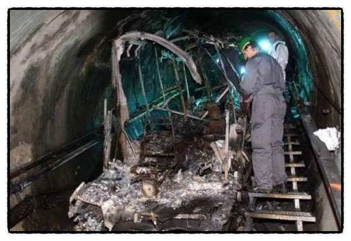 파일:Kaprun train after fire.jpg
