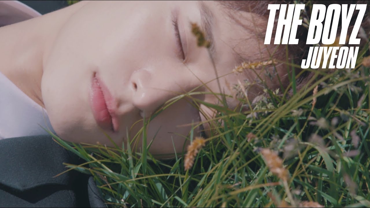 더보이즈(THE BOYZ) X DAZED PROFILE FILM 08 주연(JUYEON).jpg