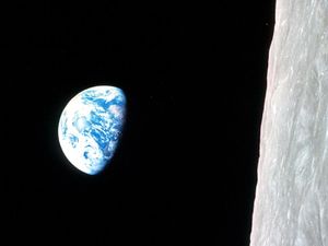 아폴로 8호에서 본 지구.jpeg