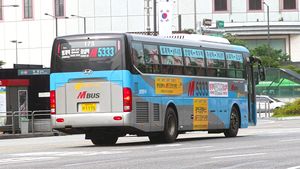 Metropolitian Bus M5333 1175.jpg