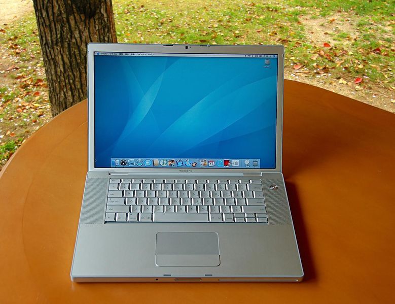 파일:MacBookPro Early 2006 by raneko.jpg