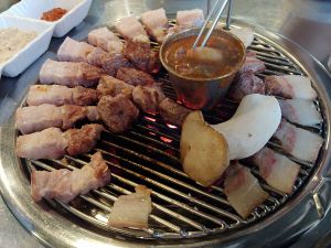 1200px-Pork belly korean bbq.jpg
